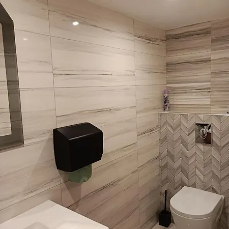 Kurzacka 招待所 *