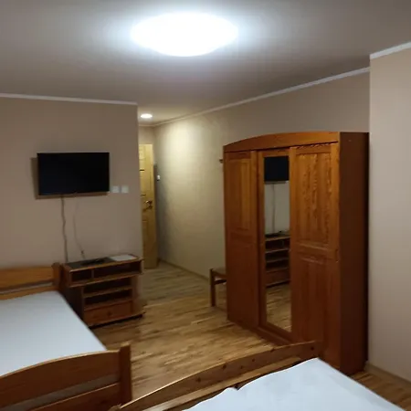 Kurzacka 招待所 *